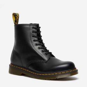 New Doc Martens 1460 Smooth Leather - tags attached